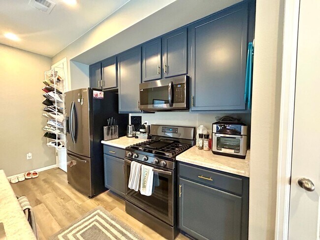 Building Photo - Modern Luxury Living in Harmony Ridge! $25...