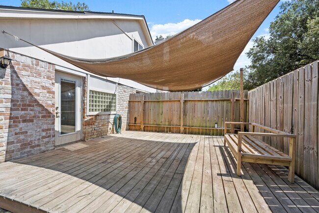 Building Photo - 22722 Braken Carter Ln