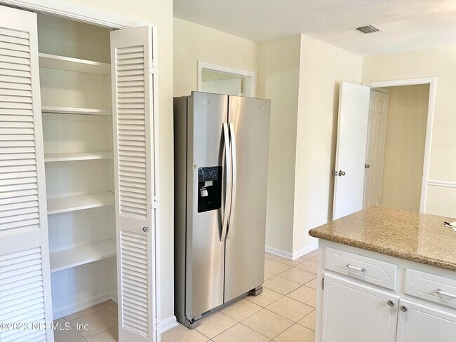 Building Photo - 5391 Golf Course Dr