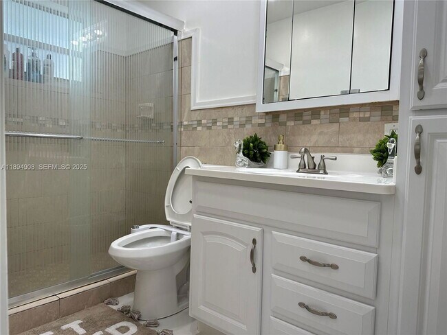 Building Photo - 4531 SW 42nd Terrace