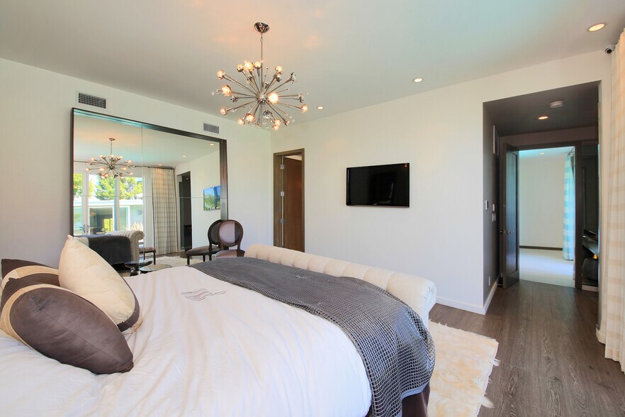Building Photo - 3054 Elvido Dr