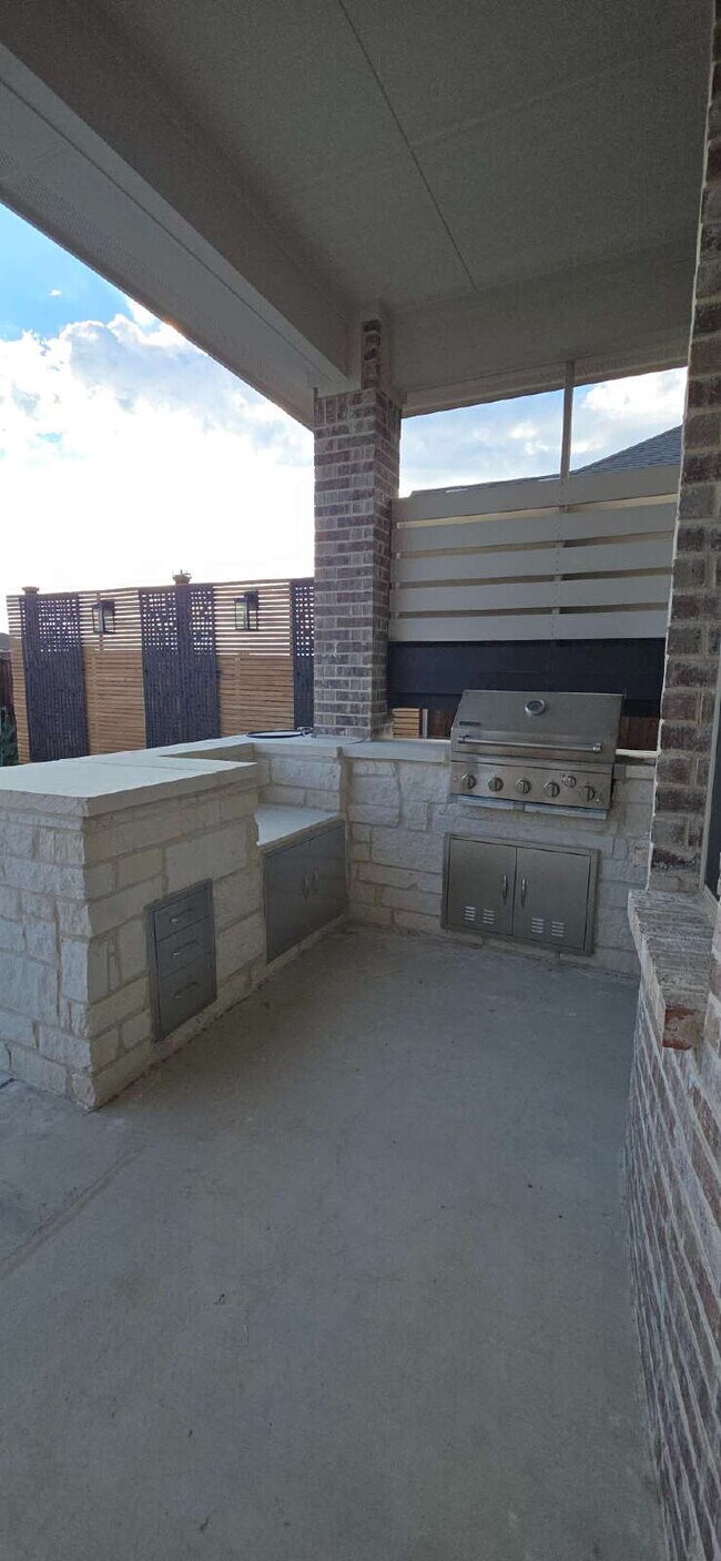 Building Photo - COMING SEPTEMBER - Spectacular Mansfield Retreat with Pool & Outdoor Kitchen!