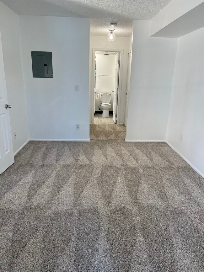 Bedroom - 2575 S Syracuse Way