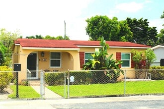 Building Photo - 641 W 36th St