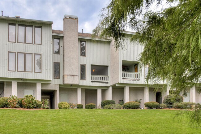 Building Photo - 106 Riverbend Dr