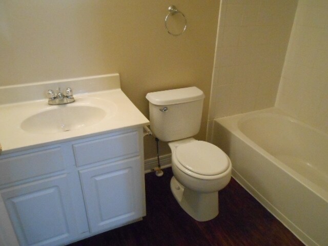 Building Photo - 82 Richard Ave