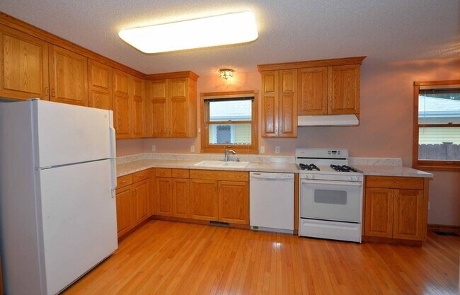 Building Photo - Robbinsdale Home for Rent