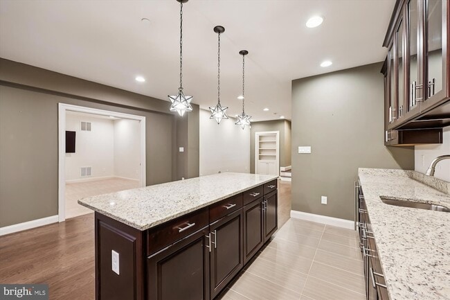 Building Photo - 448 Salk Cir