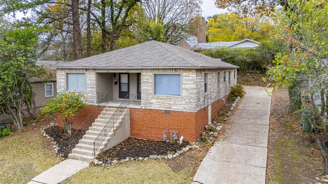 Building Photo - 2219 Blackwood Rd