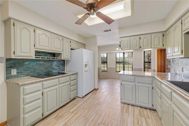 Building Photo - 207 Rancho Bueno Dr