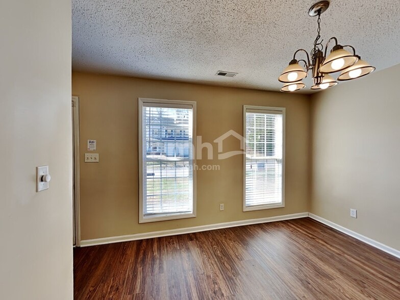 Building Photo - 4319 Armitage Dr