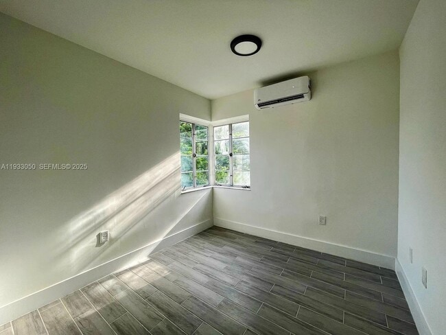 Building Photo - 455 NE 62nd St