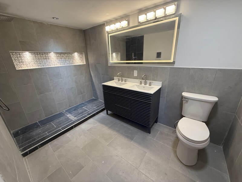 Building Photo - 580 Tuckahoe Rd