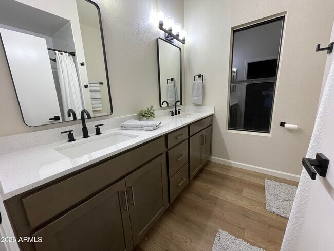 Building Photo - 4790 W Oraibi Dr