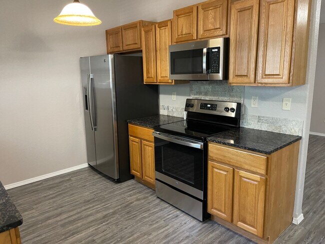 Building Photo - KU3-Osage Duplex 3