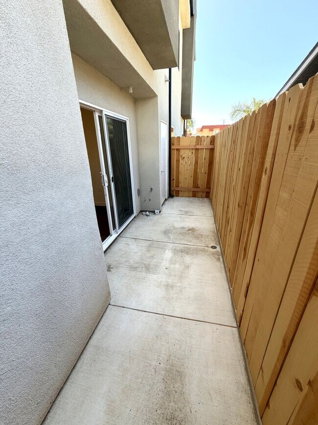 Building Photo - Brand New 2 Bedroom 1 1/2 Bath Townhouse!!!  Move in Special!! $1000 off 1st Month's Rent!!
