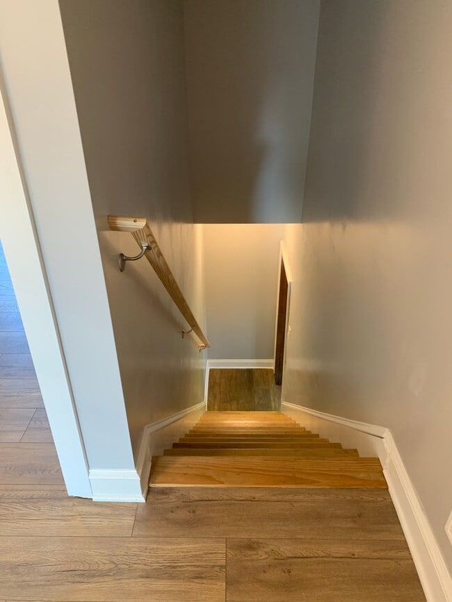 Building Photo - Charming Home with Large Backyard Near Radford University