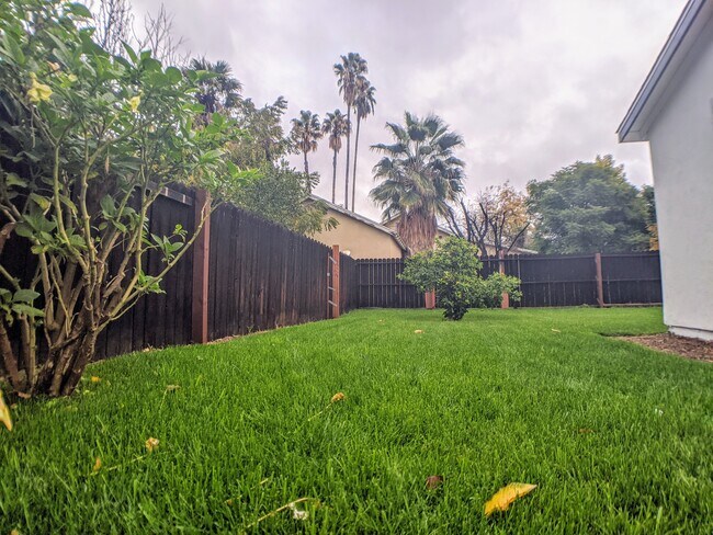 Building Photo - 6714 Amigo Ave