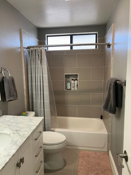 Building Photo - 15169 Magnolia Blvd