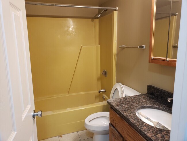 Building Photo - 1665 Coach Dr