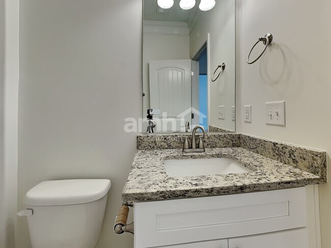 Building Photo - 30 Adams Manor Court