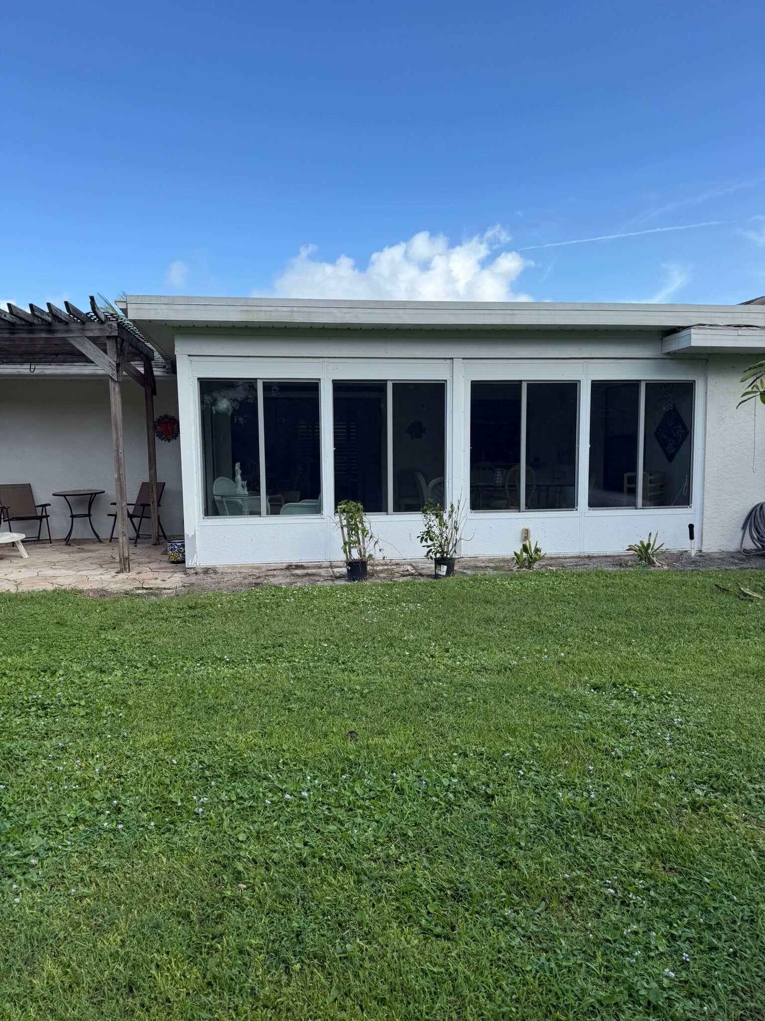 Building Photo - 590 NE Lima Vias