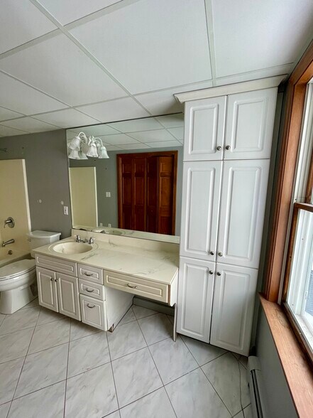 Building Photo - 178 Andover St