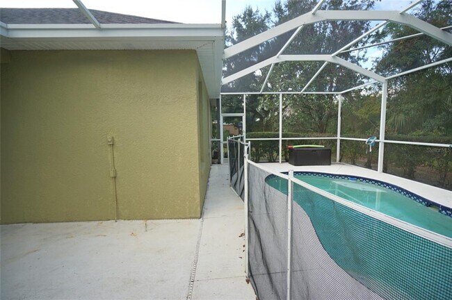 Building Photo - 10214 Evergreen Hill Dr