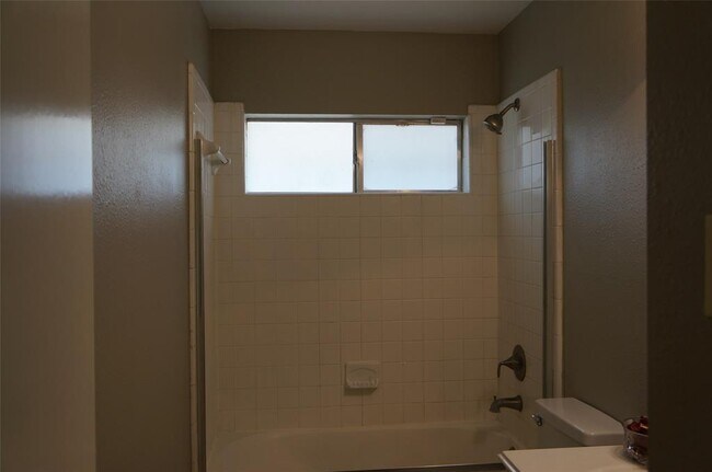 Building Photo - 3403 Stratford Manor Dr