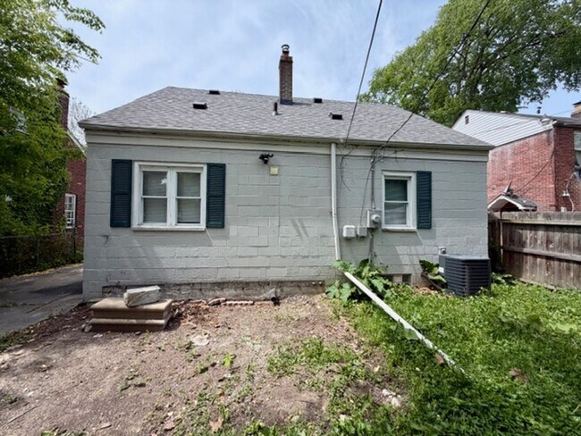 Building Photo - Beautiful 3 Bedroom 1 Bath Home For Lease