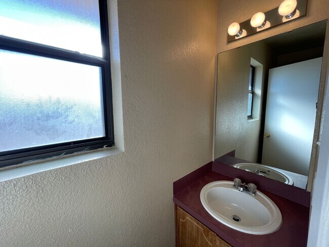 Building Photo - 1108 Leslie Cir