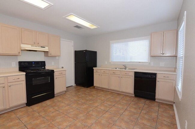 Building Photo - 10316 Garbacz Dr