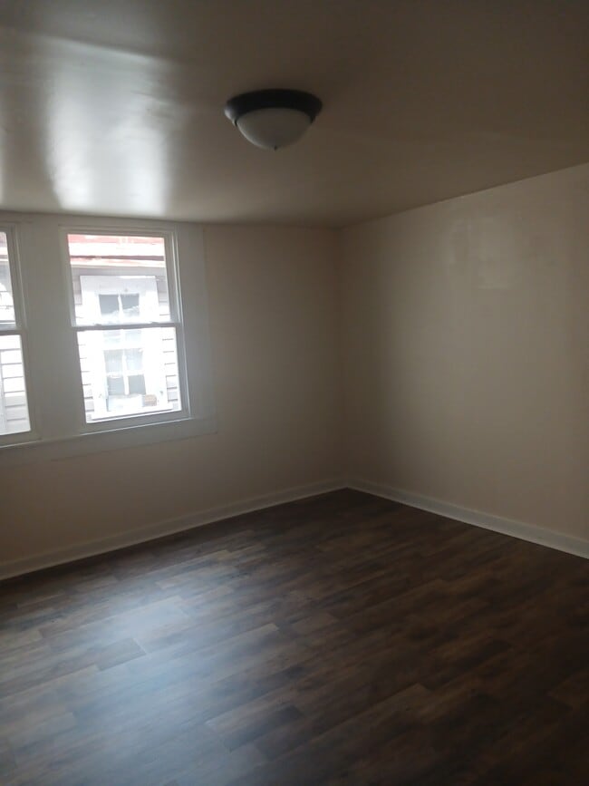 Building Photo - 1414 N Main St