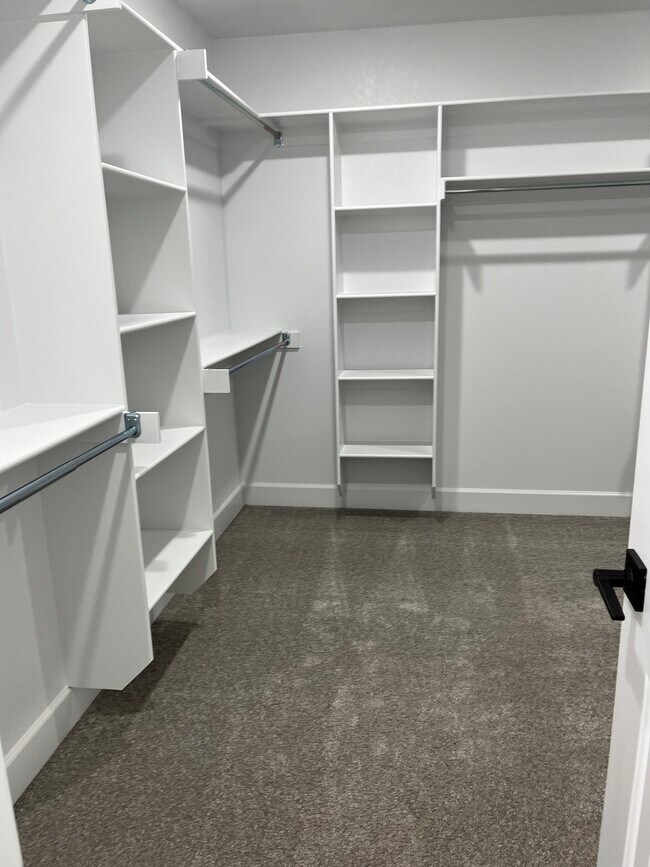 Building Photo - 3201 SW Lovely Ln