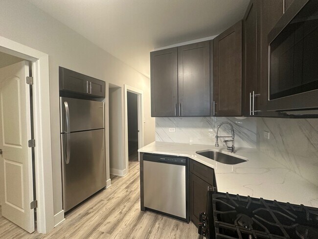 Building Photo - 3328 W Le Moyne St