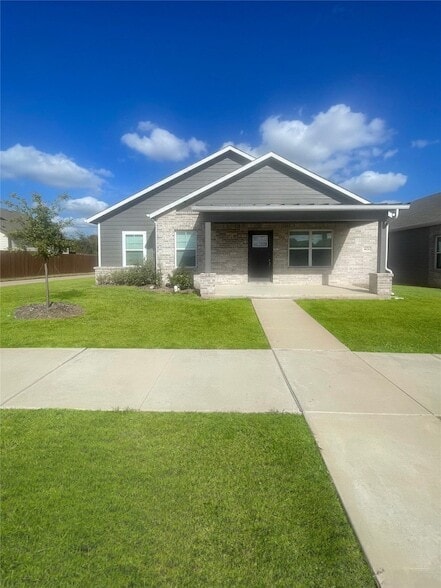 Primary Photo - 4634 Goodsprings Ln