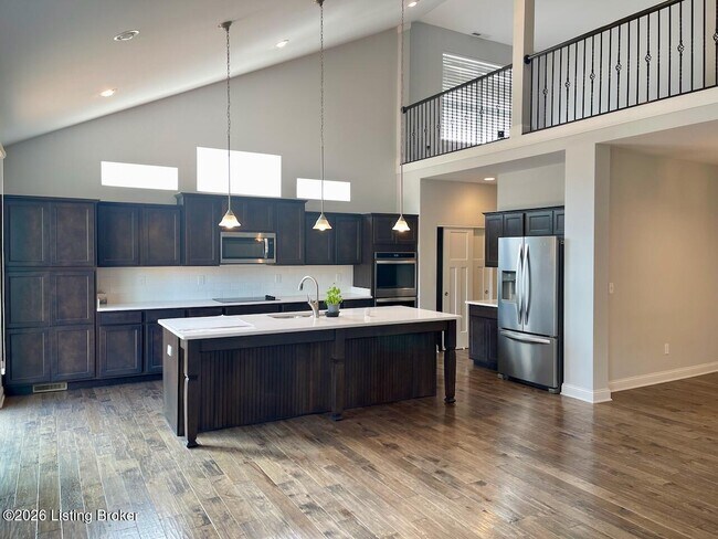 Building Photo - 2105 Meadows Edge Ln