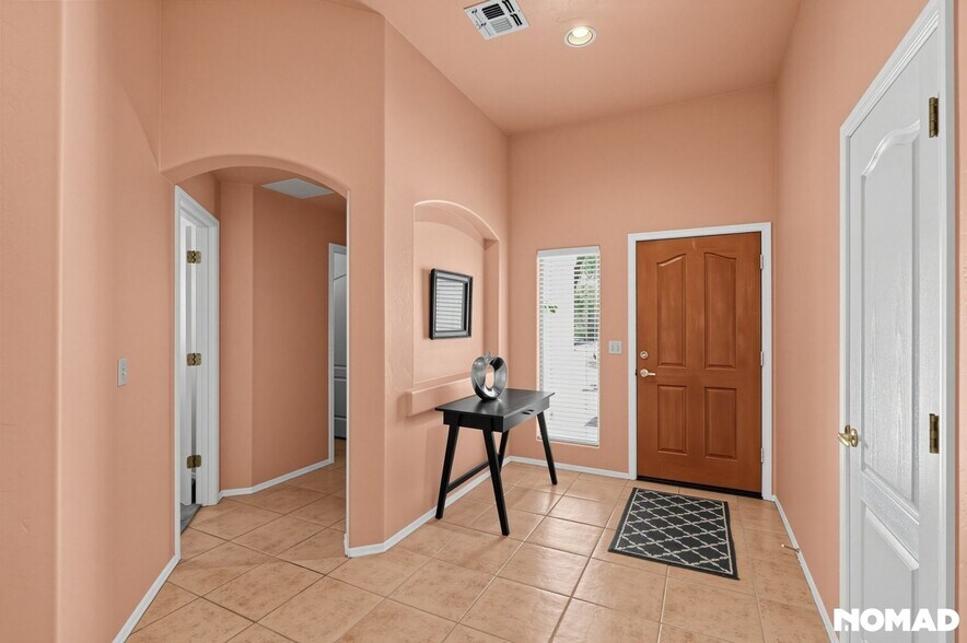 Building Photo - 7463 E Placita Luz de La Luna