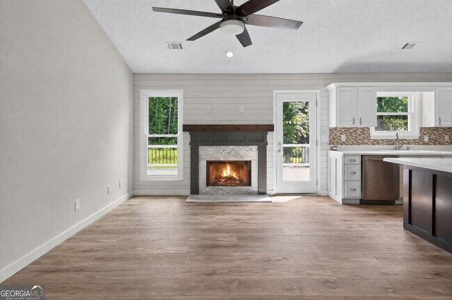 Building Photo - 164 Goodman Dr