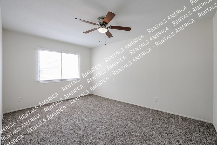 Building Photo - 5206 N 42nd Dr