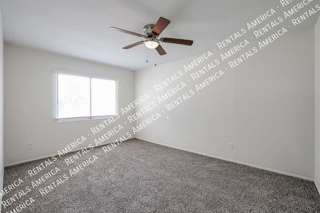 Building Photo - 5206 N 42nd Dr