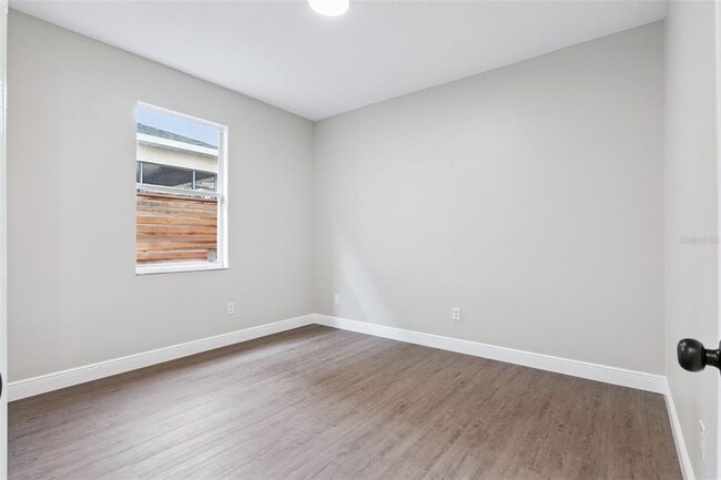 Building Photo - 1209 Cathcart Cir