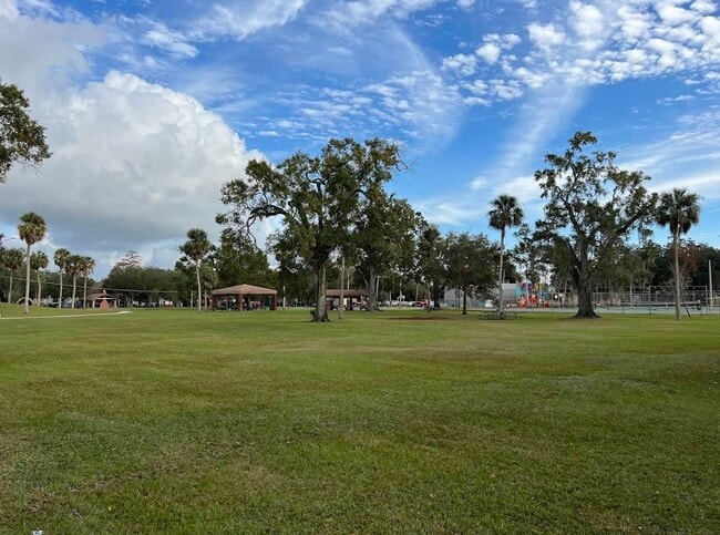 Building Photo - 3111 W Spruce St