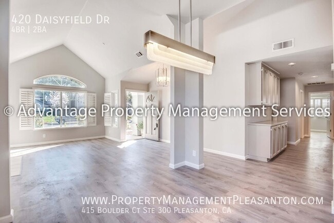 Building Photo - 420 Daisyfield Dr