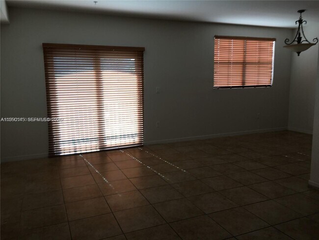 Building Photo - 10870 NW 88th Terrace