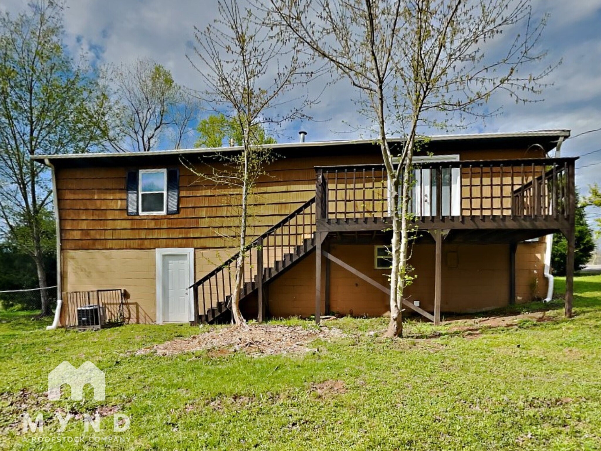 Building Photo - 617 5th Way