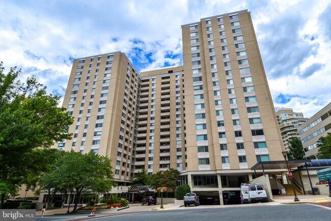 Building Photo - 4601 N Park Ave