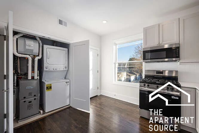 Building Photo - 3749 W School St