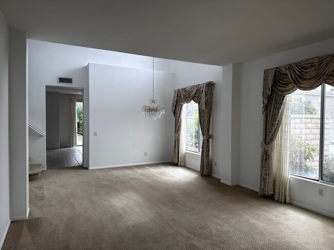 Building Photo - BOA2