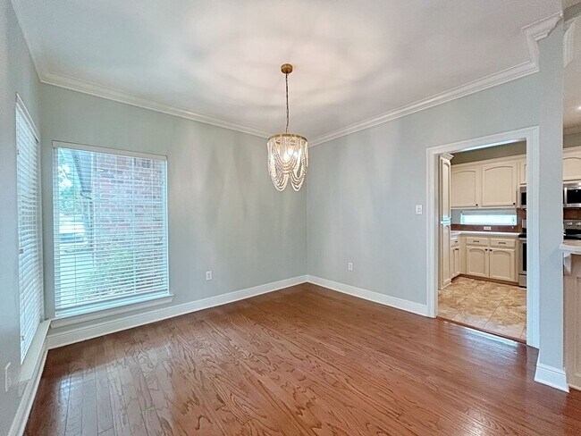 Building Photo - 3919 Meadow Ridge Dr